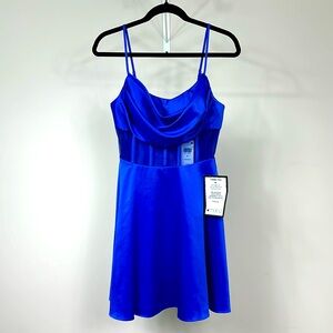 Brand new Womens Juniors Drapey Mini Fit & Flare Dress Size 5-6